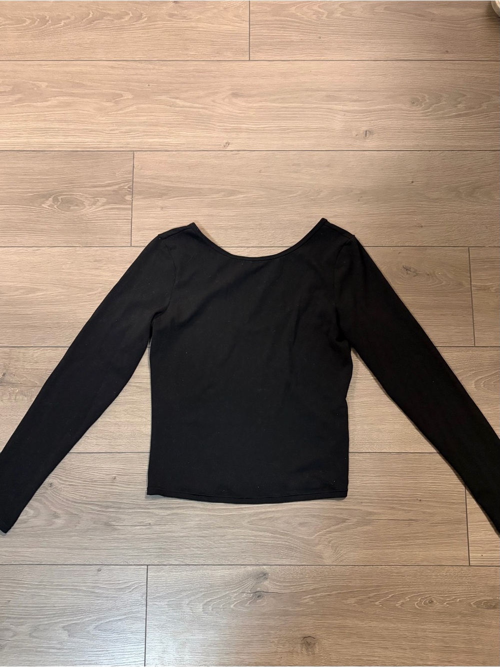 Gap Black Tee